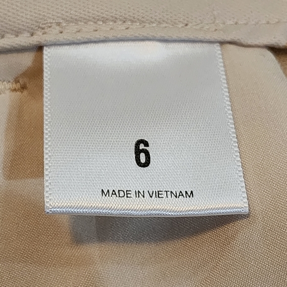 Express tan super high rise shortie shorts Size 6 - Picture 8 of 16